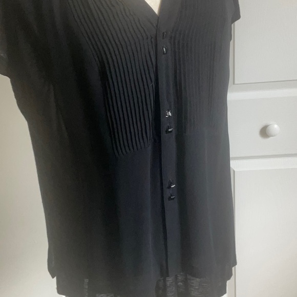 Leifsdottir BLK Collared Cold Shoulder Top - Picture 3 of 7